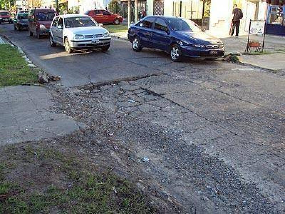 RECLAMO | EN BANFIELD Reclaman la repavimentaci�n de la calle Tucum�n