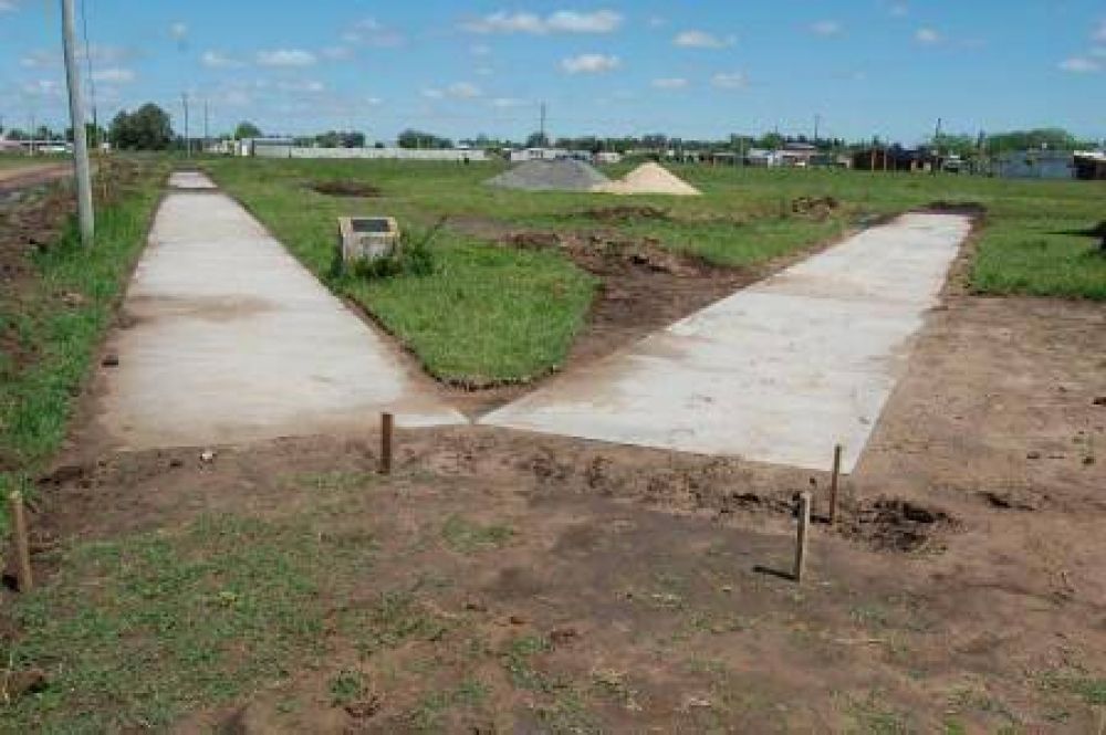 "La Plaza 17 de Octubre esta siendo construida en homenaje a uno de los hechos populares m�s importantes de la historia", dijo el Intendente Carlos Gorosito 