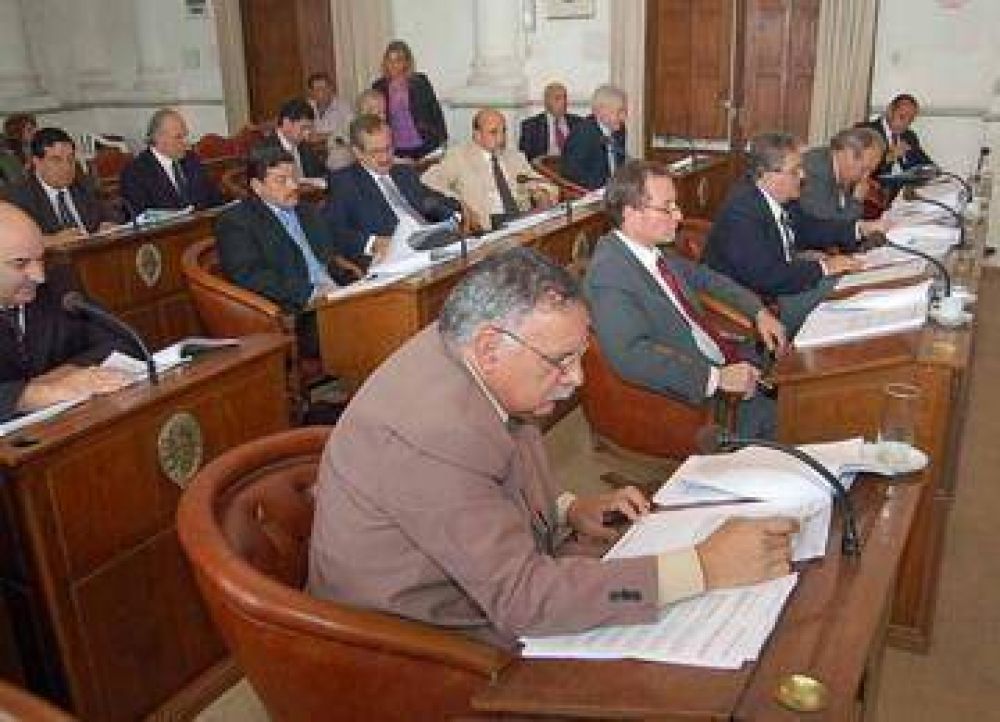 Analizan posible aumento en el monto de las becas INAUBEPRO 
