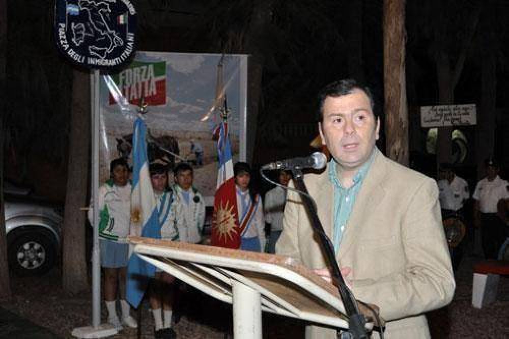 El gobernador particip� de los festejos del Centro de Inmigrantes Italianos