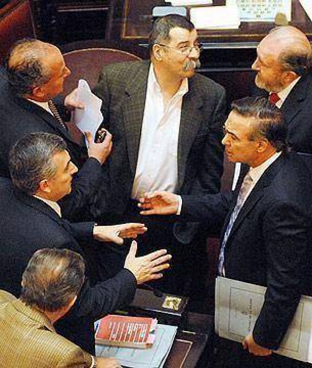 La oposici�n vuelve a la carga por el 82 por ciento m�vil