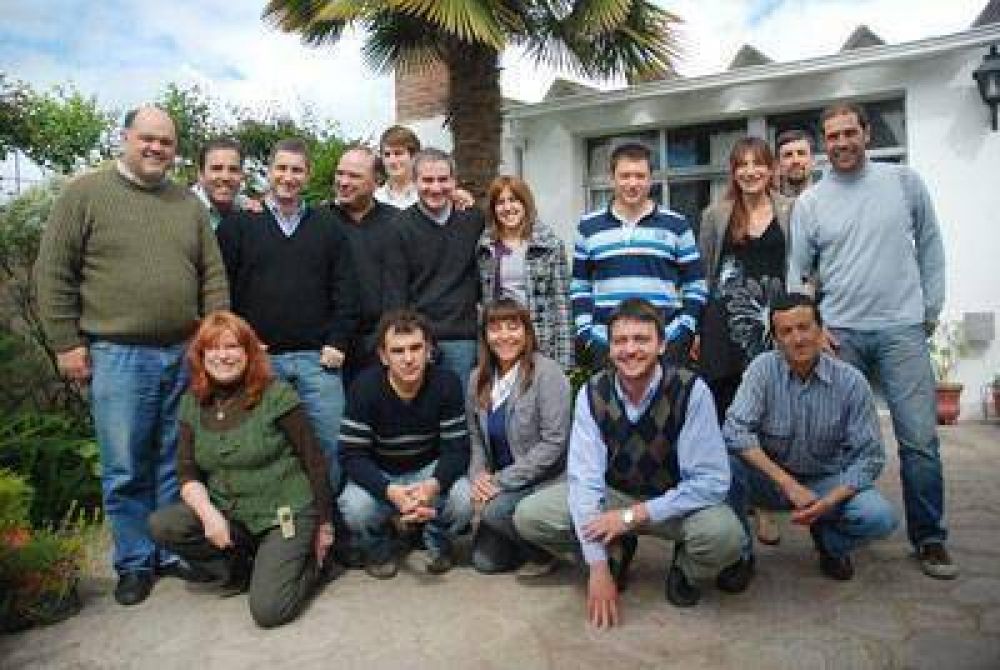 Dasnevistas marplatenses invitados a Tandil por el felipismo y otros sectores del Peronismo Federal