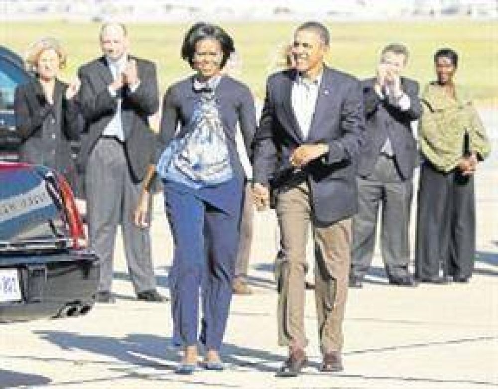 Obama se lanza de lleno a la campa�a y recurre a Michelle