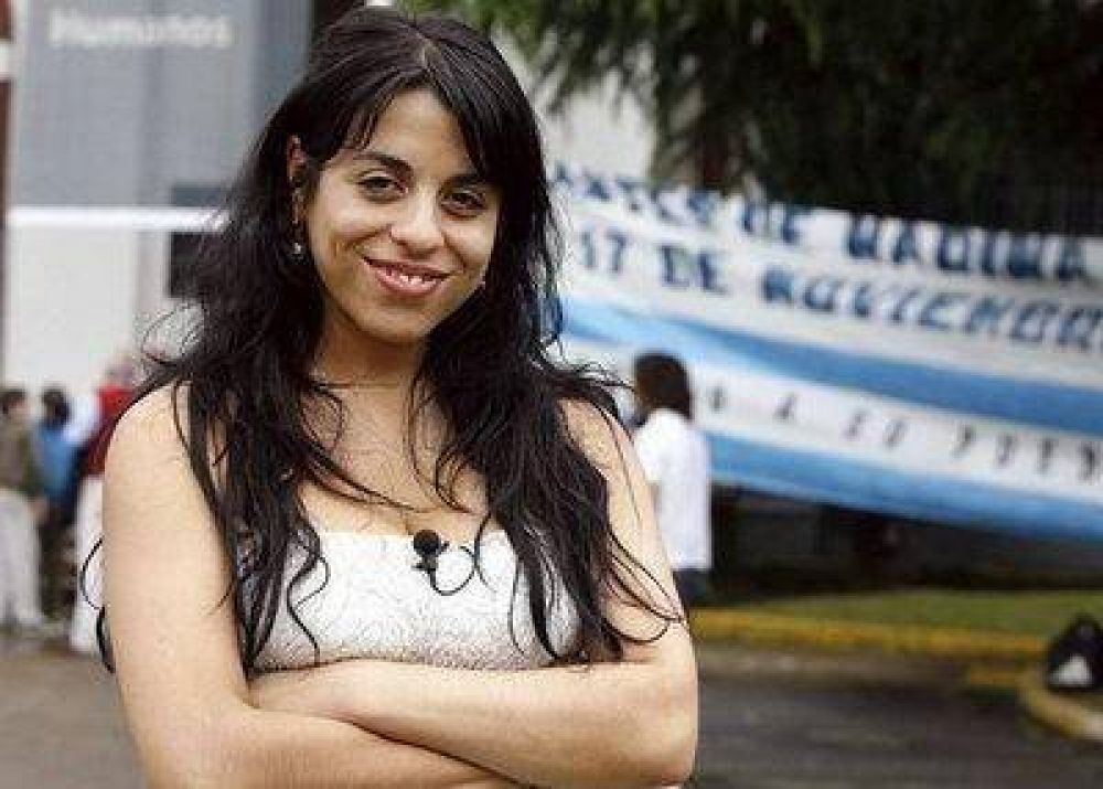 Los familiares de Silvia Filler recibieron el apoyo de la diputada Donda por el pedido de expulsi�n de Horacio Raya de la UNMDP