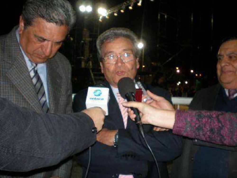  	 Campaa Evanglica en Berisso El intendente Slezack y el pastor Annacondia hablaron de las Jornadas de bendicin