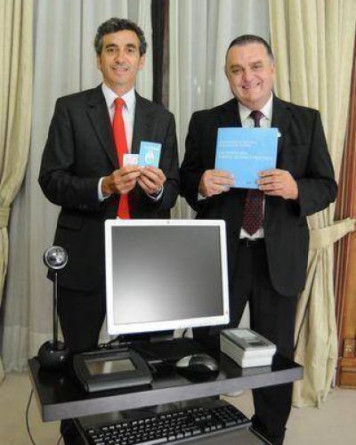 Llegan los nuevos documentos a Baradero