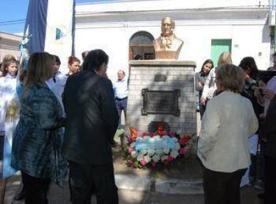 La comunidad conmemor� ayer los 227 a�os de la Fundaci�n de Gualeguaych� 