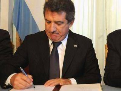 El gobernador presentar� los decretos de pase a planta permanente y reconocimiento de estabilidad