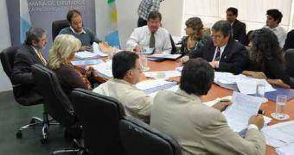Presupuesto 2011: la Legislatura y el STJ defendieron sus n�meros