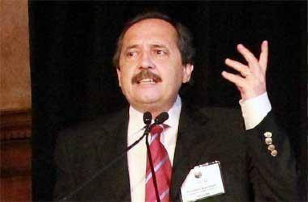 Alfons�n preferir�a competir con Scioli y no con los Kirchner