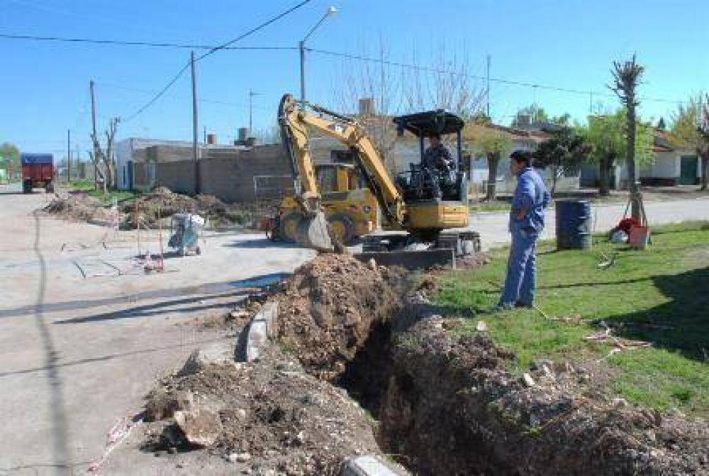 Finalizan, construyen y licitan m�s agua para los vecinos