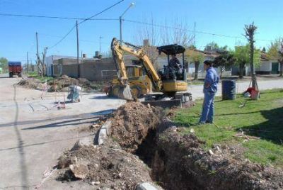 Finalizan, construyen y licitan m�s agua para los vecinos