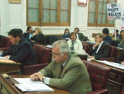 Concejo: la comisi�n de Legislaci�n solicit� m�s informes a las empresas de transporte