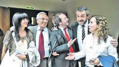 Avance oficialista para controlar la producci�n de papel de diario