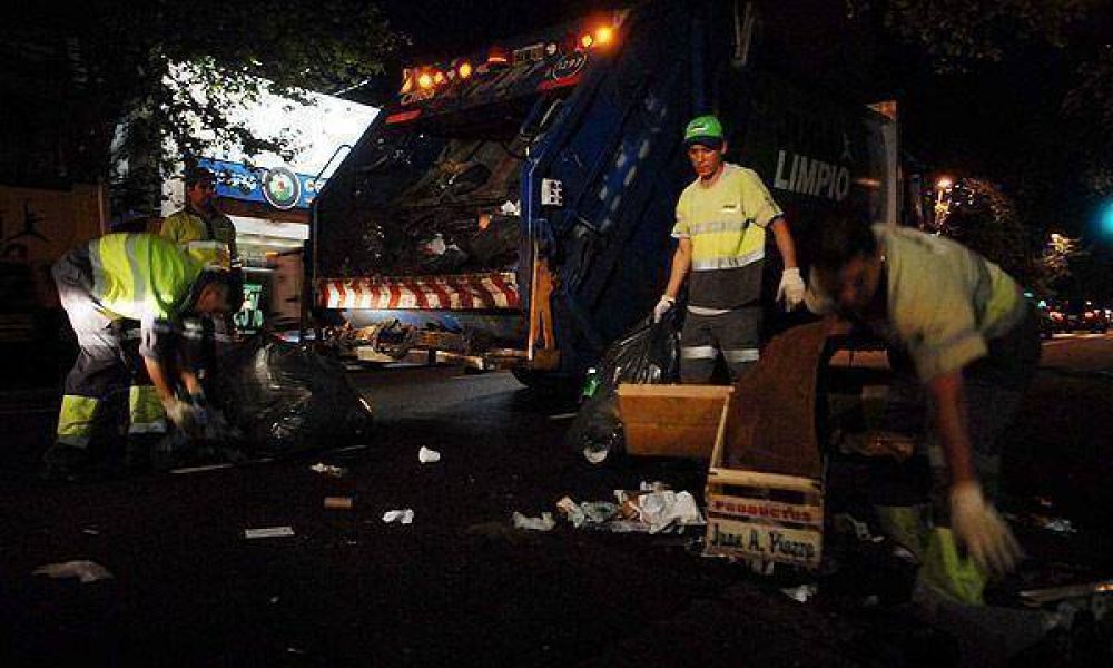  El Gobierno porte�o prev� normalizar reci�n a la noche la recolecci�n de residuos