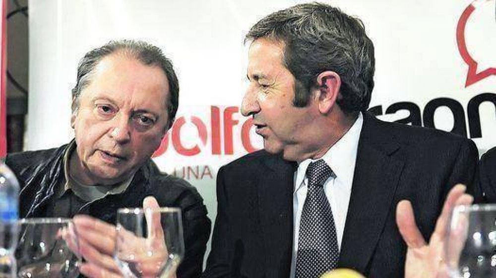  Para Cobos, Kirchner �se sale de la vaina� por ser candidato