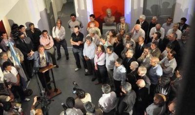 Schiaretti abri� museo en ex sede de CGT (fuerte presencia de gremios K)