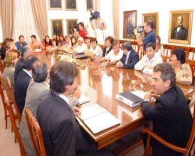 Un nuevo paro docente alej� m�s las posiciones