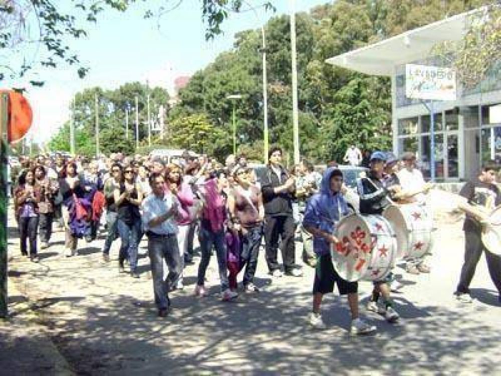 Vecinos de Pinamar se movilizaron por las agresiones en un remate
