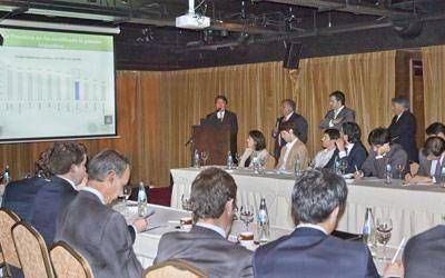 Cisterna expuso ayer ante inversores internacionales