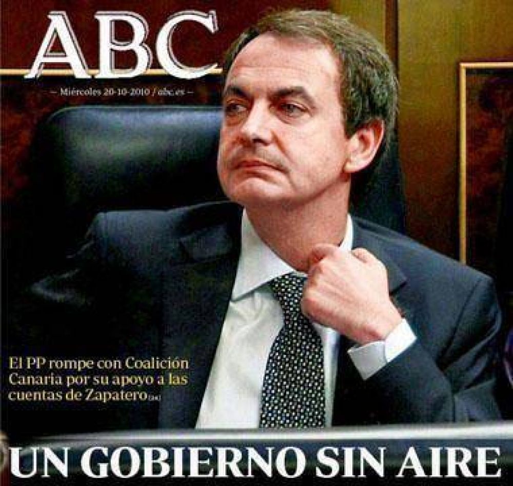 Ahogado por la crisis, Zapatero cambia a la fuerza todo su gabinete