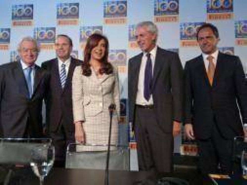 Cristina y Scioli festejaron en Merlo el centenario de la empresa Pirelli en el pa�s