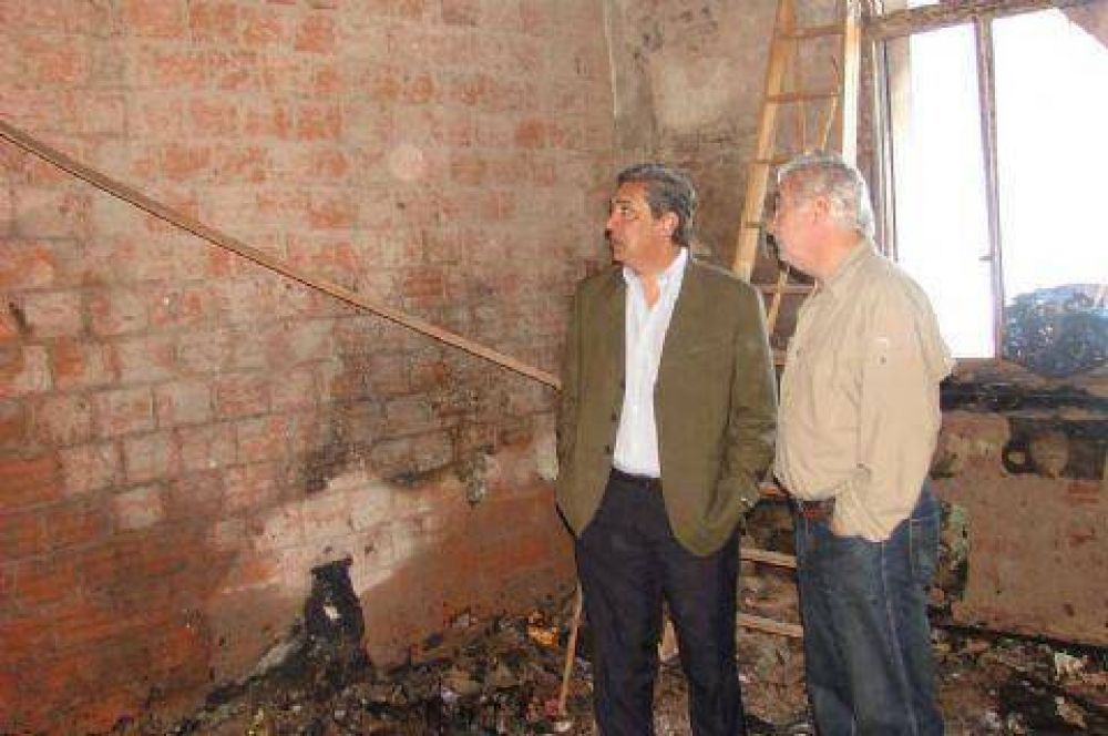  Este mi�rcoles Slezack recorri� las instalaciones de la Escuela N� 3