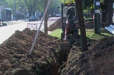 La ampliaci�n de la red cloacal enEn el marco de las obras domiciliarias de cloacas, en la localidad de Jos� M�rmol para ampliar la red de infraestructura cloacal. Desde la Direcci�n General de Hidr�ulica y Saneamiento informaron que la obra que lleva a c