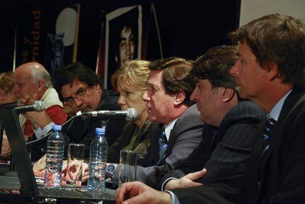 SILEONI, DEROTIER DE COBACHO Y D�AZ P�REZ EN EL CIERRE DE LA SEGUNDA JORNADA "J�VENES Y NOCTURNIDAD" 