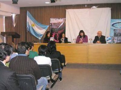 Sociedad de fomento de barrio centro y la subsecretar�a �Consumidores en Marcha� estuvo con m�vil de consulta