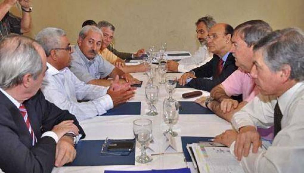 Schiaretti anunci� que el blanqueo en sueldos de estatales alcanz� el 60%