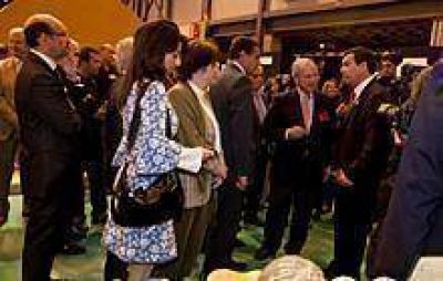 Santiago inaugur� en Espa�a el principal foro del sector frutihort�cola 