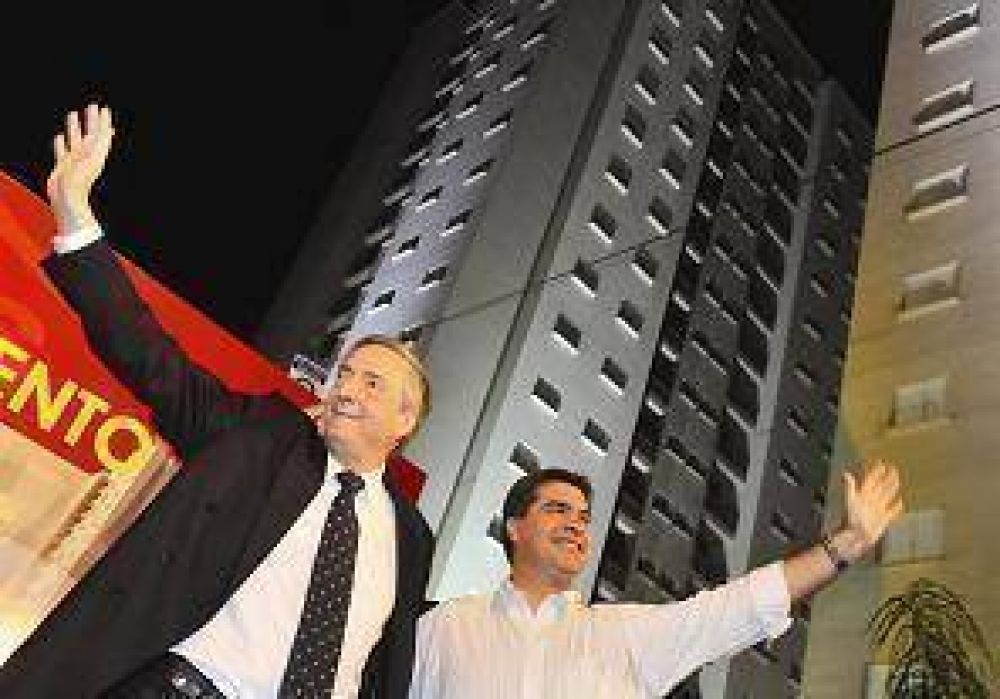Junto a Kirchner, Capitanich inaugur� las torres del Club Sarmiento y dijo que son un icono de la Argentina actual
