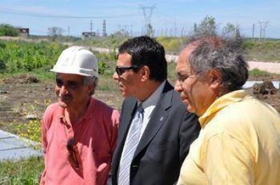 Hay barrios que reclaman por las cloacas Visit� el inicio de la obra