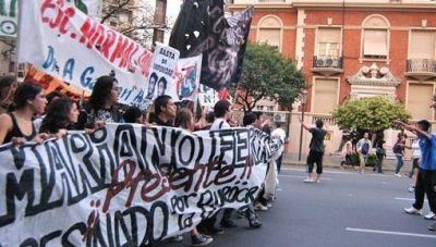 Los estudiantes le coparon la marcha a la izquierda