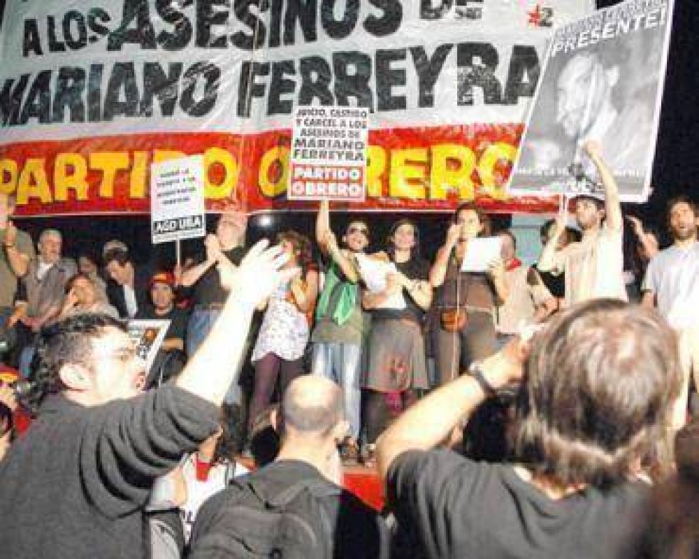 El paro por el asesinato y la marcha tuvieron alta adhesi�n