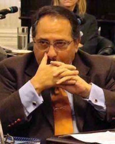 "Ricardo es m�s lengua larga que Arturo, ojal� sirva para gestionar", dispara Barrionuevo 