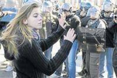 Francia: los sindicatos suben la apuesta