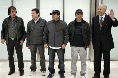 Muchos de los mineros, hartos de la fama y el acoso