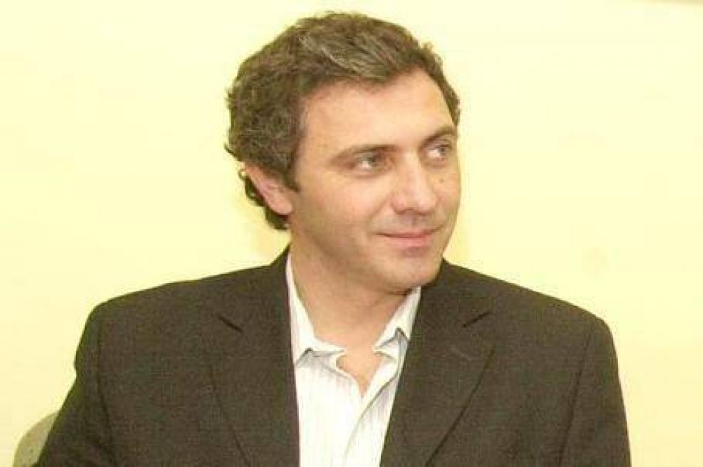 Notta se anota en la carrera por la Intendencia en 2011