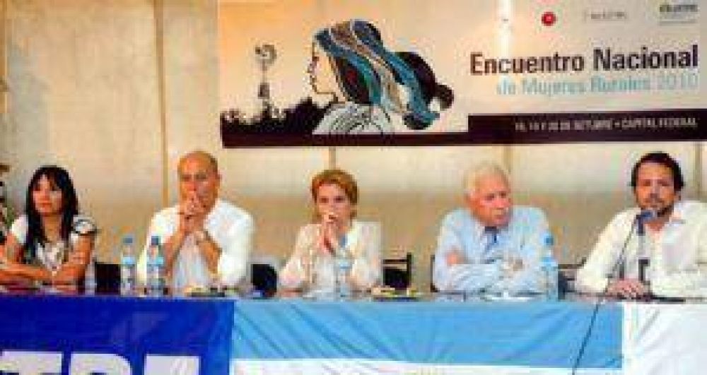 El Vice estaba a cargo de la Provincia y se fue a actos del PJ Federal