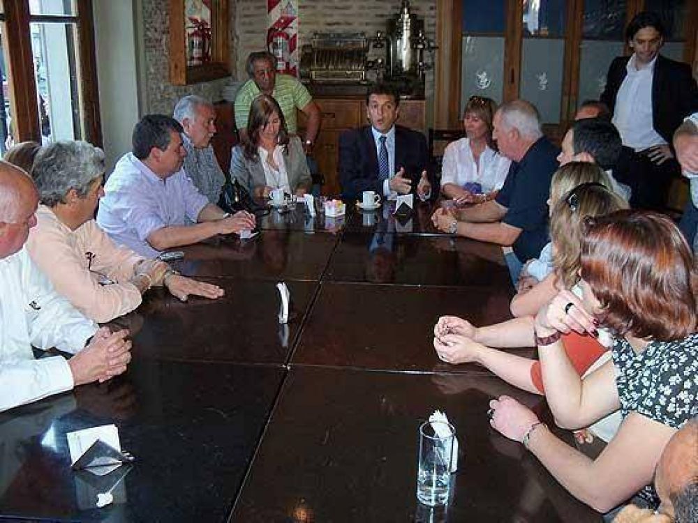 Massa se reuni� con duhaldistas y felipistas de Olavarr�a y la regi�n