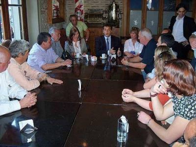 Massa se reuni� con duhaldistas y felipistas de Olavarr�a y la regi�n