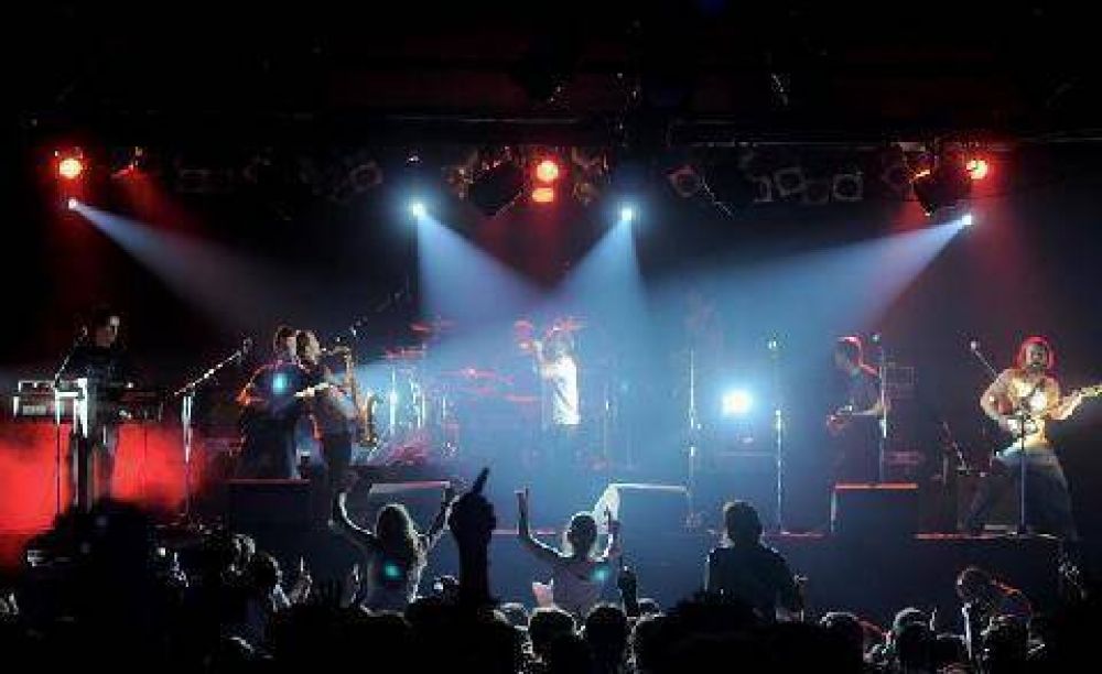 SU PRIMER RECITAL EN LUJN Noche de fiesta y rock con Las Pastillas del Abuelo