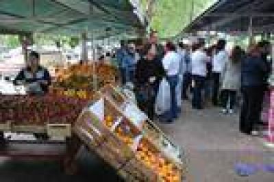 Una econom�a alternativa que contin�a dando frutos en la ciudad