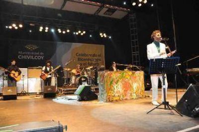 Chivilcoy: Gran show de Fito P�ez ante miles de personas Fiesta en la plaza 25 de Mayo