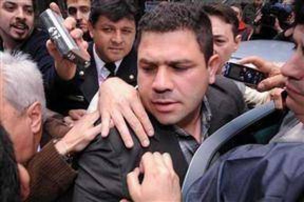 Se entreg� Favale, acusado por el crimen de Ferreyra