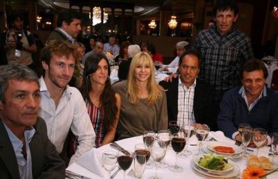 �Apoyamos la iniciativa de descentralizaci�n�