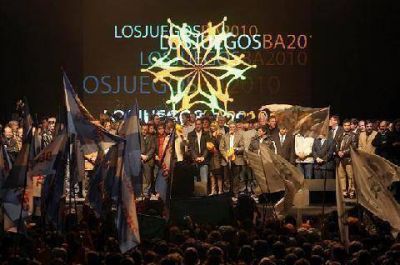 EN EL CIERRE DE LOS JUEGOS BUENOS AIRES LA PROVINCIA Rosso comparti� una cena con Scioli en Mar del Plata