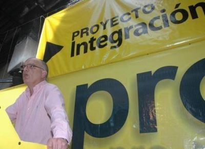N�stor Grindetti, candidato a Intendente de Lan�s, realiz� la presentaci�n del "Proyecto Integraci�n"